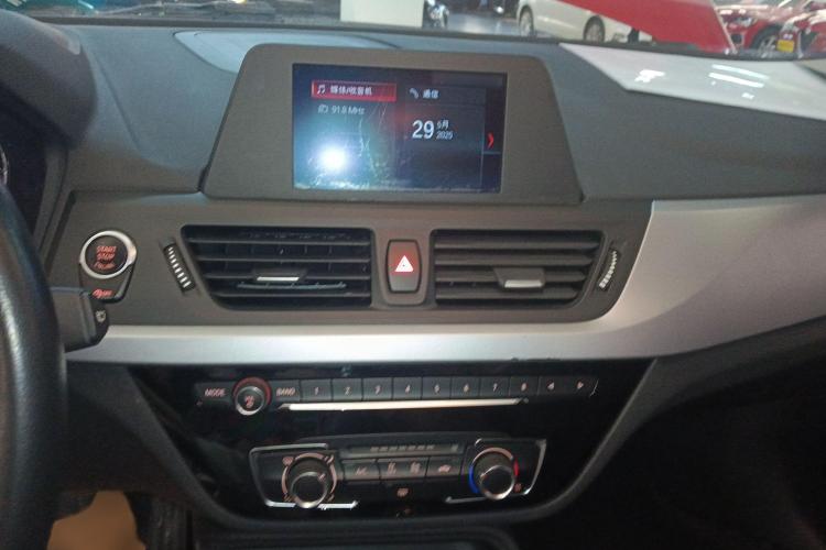 宝马1系 2018款 118i 时尚型局部细节16