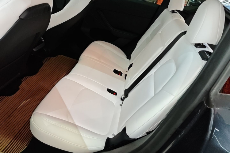 特斯拉 Model Y 2024款 长续航全轮驱动版中控内饰21