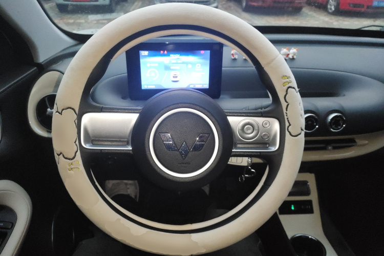 五菱汽车 五菱缤果 2023款 203km 轻享款中控内饰13