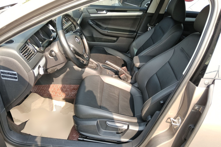 大众 速腾 2017款 1.6L 自动舒适型中控内饰19