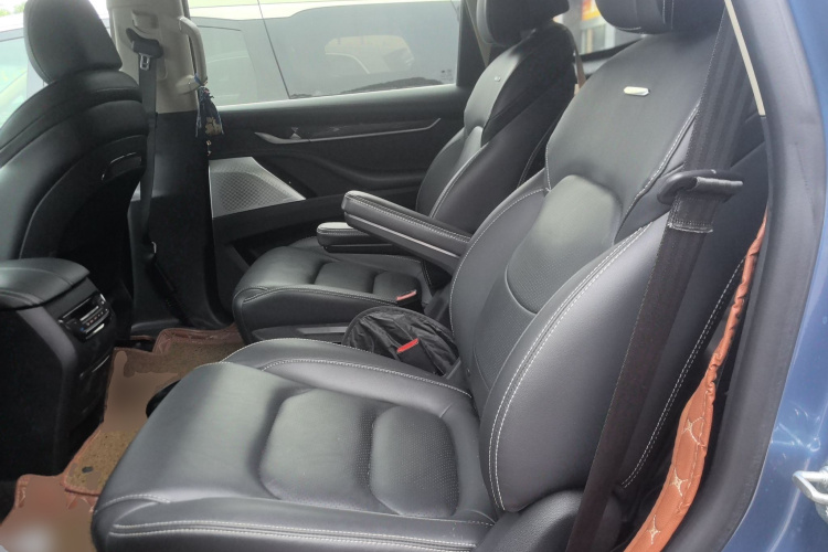 上汽大通MAXUS D90 2017款 2.0T 自动四驱 天狼星中控内饰7004