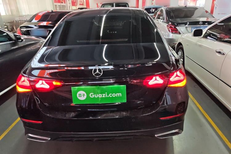 奔驰E级 2024款 改款 E 300 L 时尚运动型车身外观6