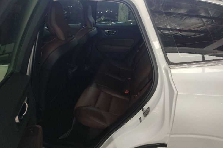 沃尔沃XC60 2019款 T5 四驱智远版 国V中控内饰21