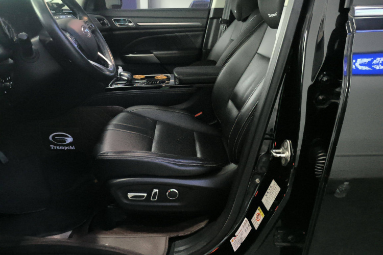 广汽传祺 传祺GS8 2021款 390T 两驱暗夜骑士版局部细节19