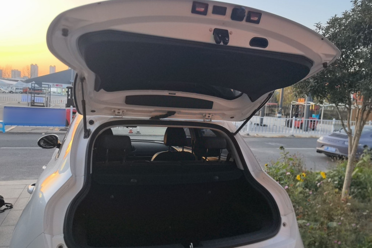 欧拉好猫 2021款 400km标准续航 维纳斯版 三元锂机舱底盘23