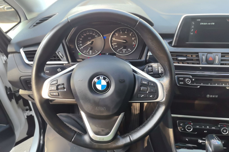 宝马2系旅行车(进口) 2015款 218i 运动设计套装中控内饰13