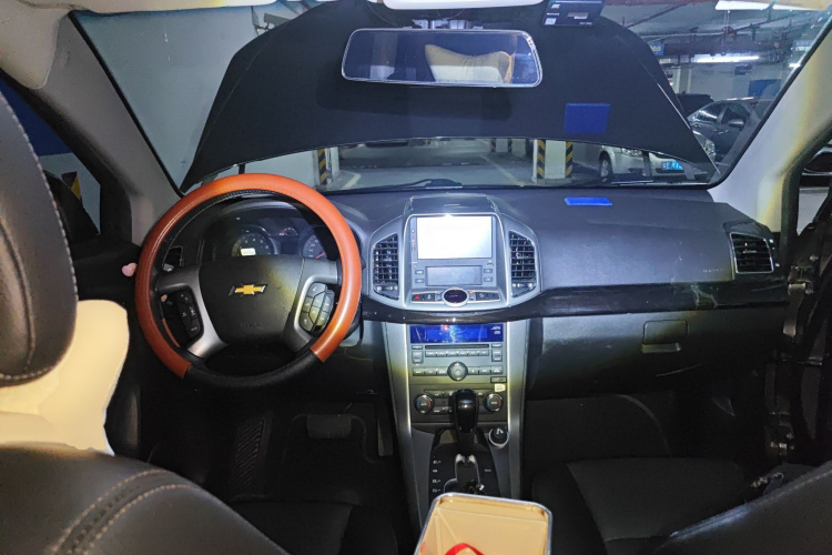 雪佛兰 科帕奇 2015款 2.4L 四驱旗舰版 7座中控内饰12