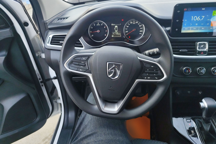 宝骏730 2021款 1.5T CVT时尚型 7座中控内饰13