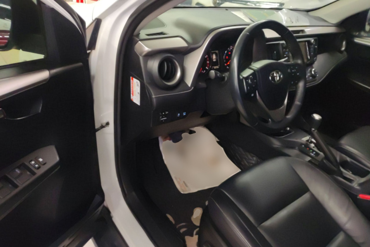 丰田 RAV4荣放 2018款 2.5L 自动四驱精英i版中控内饰20