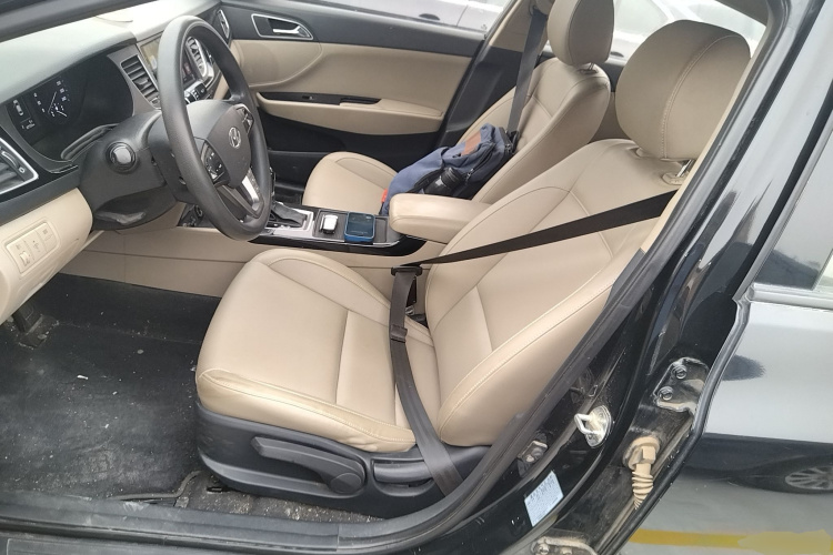 现代 名图 2014款 1.8L 自动智能型GLS中控内饰19