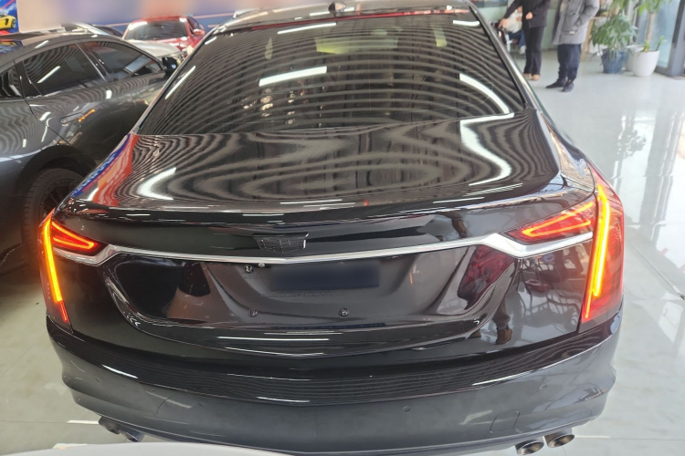 凯迪拉克CT6 2019款 28T 豪华型车身外观6