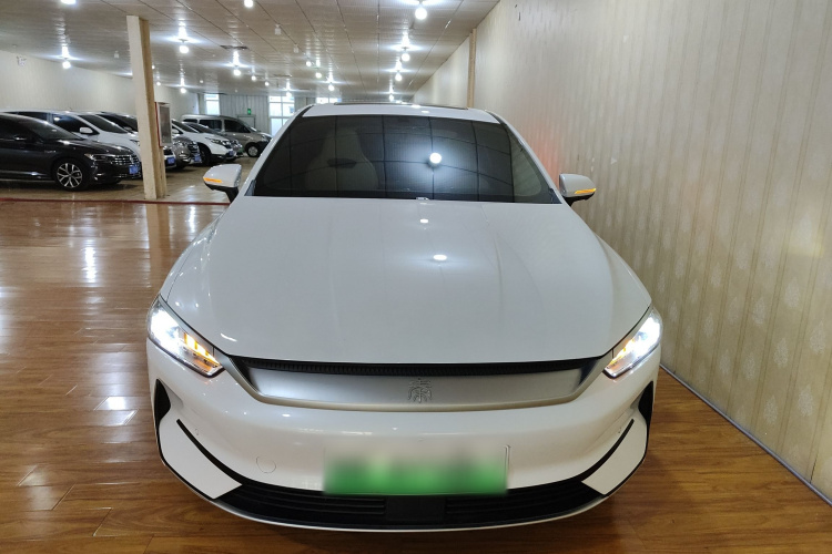 比亚迪 秦PLUS 2023款 冠军版 EV 420KM超越型车身外观2