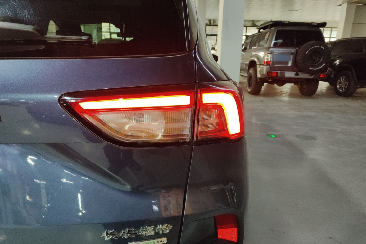 福特 锐际 2020款 EcoBoost 245 两驱耀享款车身外观9