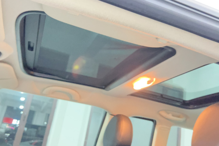 MINI Clubman 2011款 1.6L COOPER Fun局部细节22