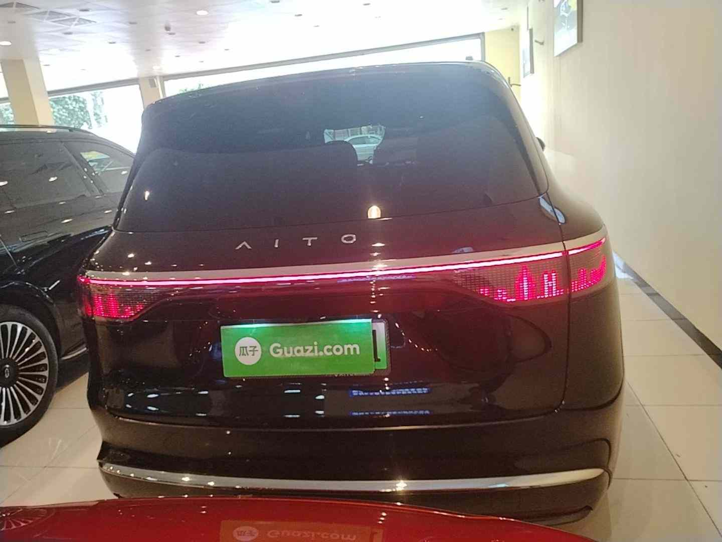 鸿蒙智行 问界M8 2025款 增程 Ultra版 53.4kWh 6座版 (192线激光雷达）(3)