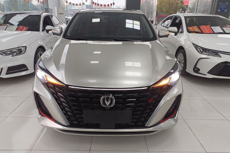 长安 逸动 2023款 畅享版 PLUS 蓝鲸NE 1.4T GDI DCT尊贵版车身外观2