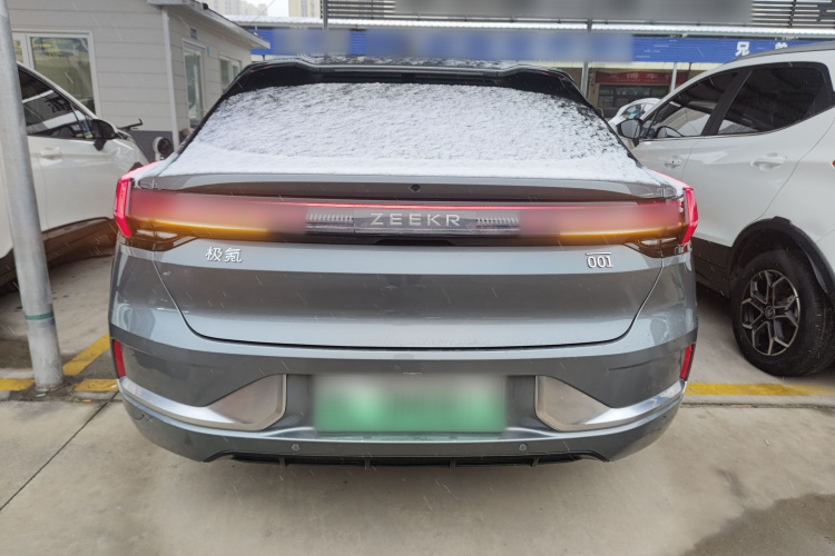 极氪001 2022款 长续航双电机 WE版车身外观6