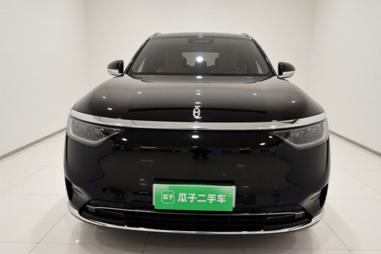 鸿蒙智行 问界M8 2025款 增程 Max+版 53.4kWh 6座版车身外观2