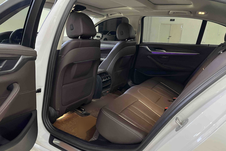 宝马5系新能源 2021款 改款 535Le 豪华套装中控内饰7007