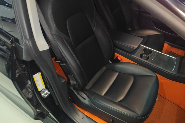 特斯拉 Model 3 2022款 后轮驱动版局部细节41