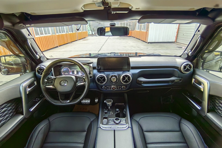 北京BJ40 2018款 PLUS 2.0T 自动四驱城市猎人版中控内饰7003