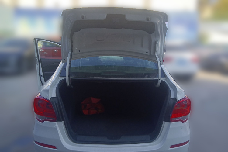 雪佛兰 科沃兹 2019款 320 自动欣享天窗版中控内饰23