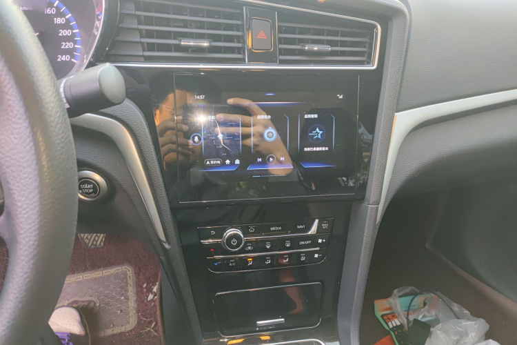 启辰D60 2018款 1.6L 手动智联精英版局部细节16