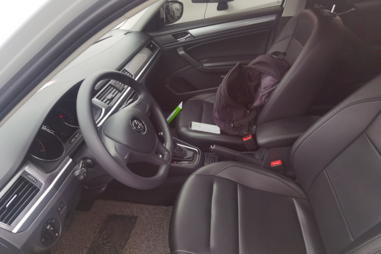 大众 2019款 改款 宝来·传奇 1.5L 自动时尚型 国VI中控内饰19