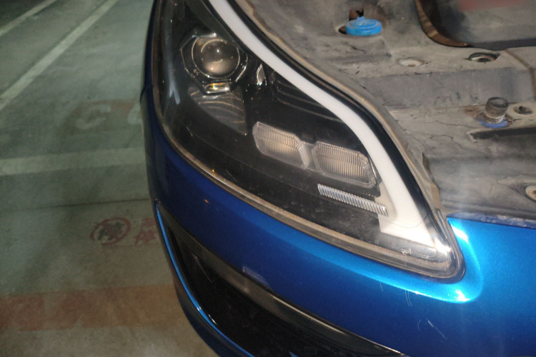 众泰SR9 2017款 2.0T 自动极致之梦版车身外观8