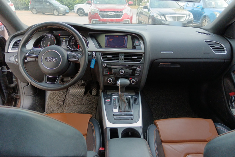 奥迪A5 2014款 Coupe 45 TFSI风尚版中控内饰12