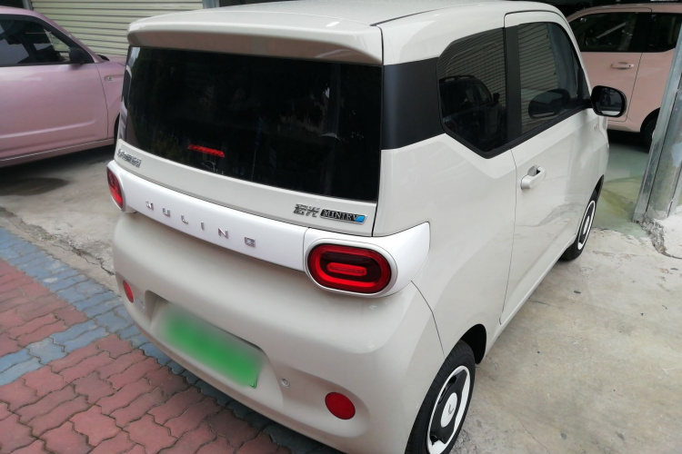 五菱汽车 宏光MINIEV 2024款 第三代 215km 青春版车身外观7