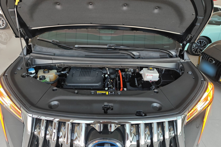 广汽传祺 传祺M8 2023款 宗师系列 双擎 旗舰版机舱底盘24