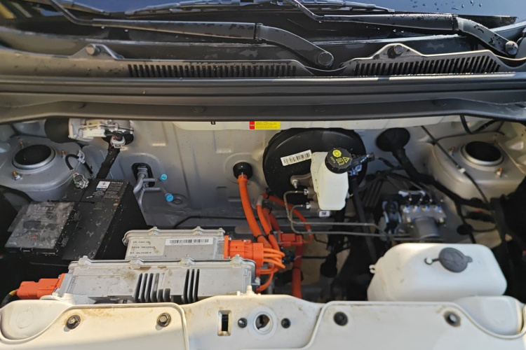 五菱汽车 宏光MINIEV 2025款 四门版 进阶款机舱底盘24