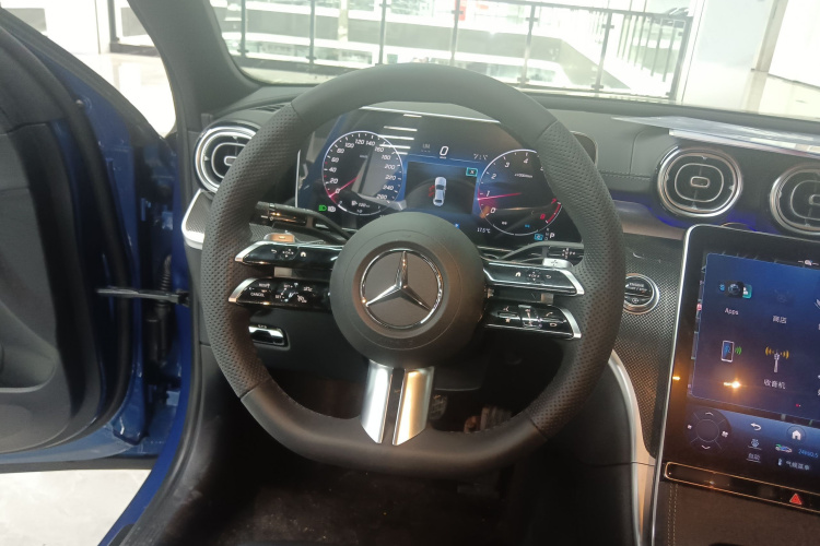 奔驰C级 2023款 改款二 C 260 L 运动版中控内饰13