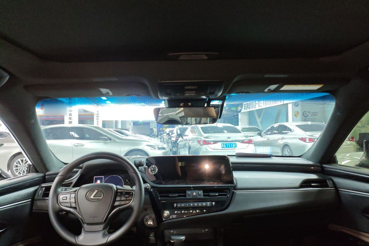 雷克萨斯ES 2023款 200 卓越版中控内饰22