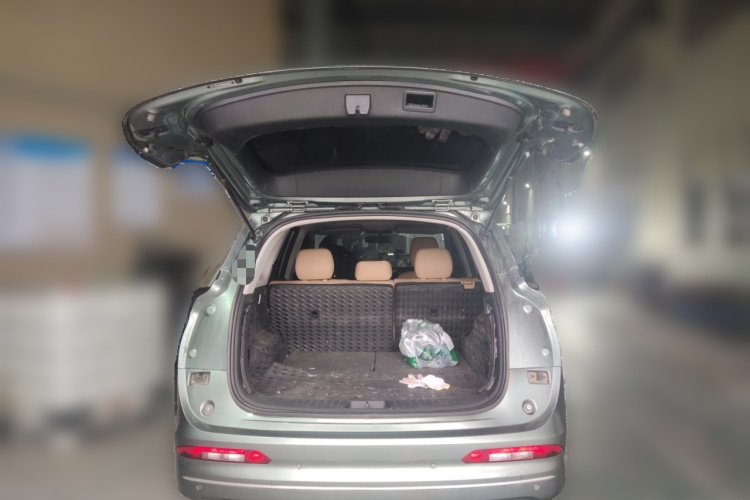 蓝电E5 2023款 1.5L DE-i 100KM畅享型 7座中控内饰23