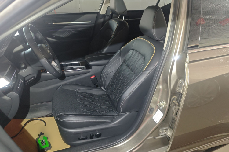 日产 天籁 2022款 2.0L XL-Upr 优享版中控内饰19