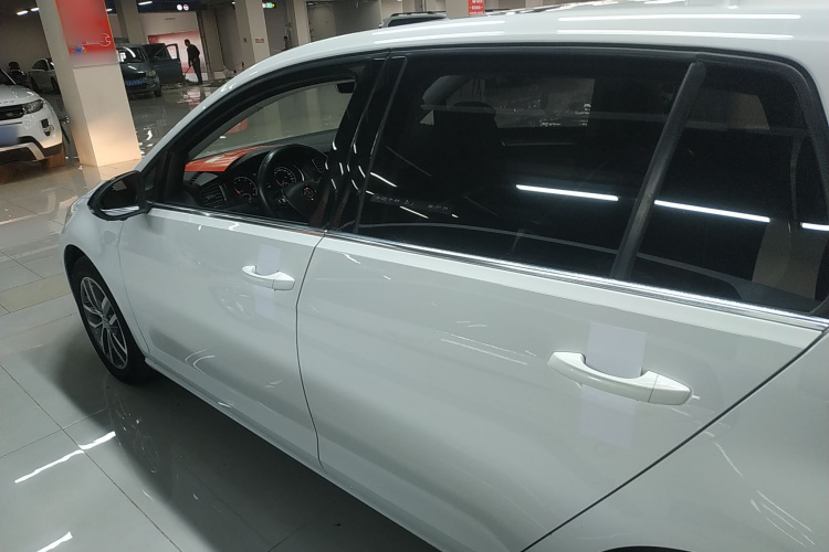 大众 高尔夫 2017款 230TSI 自动豪华百万辆纪念版车身外观4