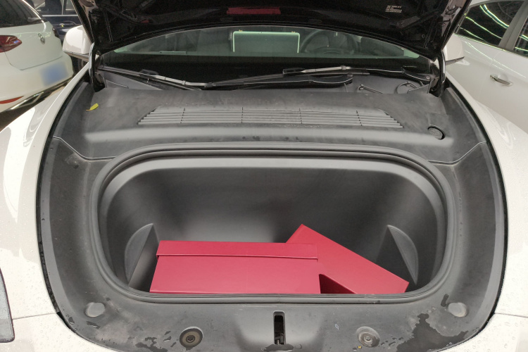 特斯拉 Model Y 2022款 长续航全轮驱动版局部细节24