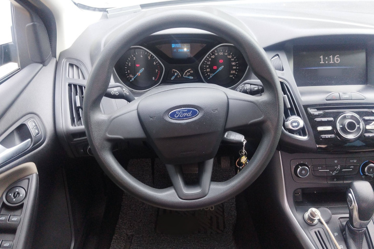 福特 福克斯 2018款 两厢经典 1.6L 自动舒适型智行版局部细节13