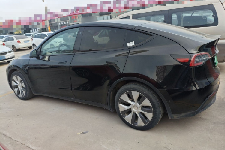 特斯拉 Model Y 2021款 标准续航后驱版车身外观4