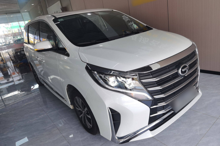 广汽传祺 传祺M8 2021款 领秀系列 390T 尊享版车身外观3