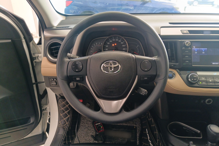 丰田 RAV4荣放 2019款 2.0L CVT两驱先锋版 国V局部细节13