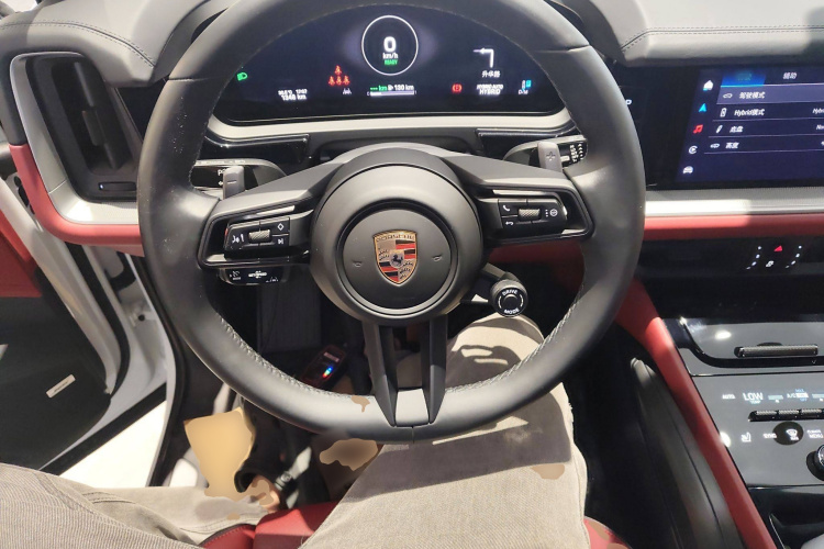 保时捷 Cayenne新能源 2024款 Cayenne Coupé E-Hybrid 2.0T中控内饰13