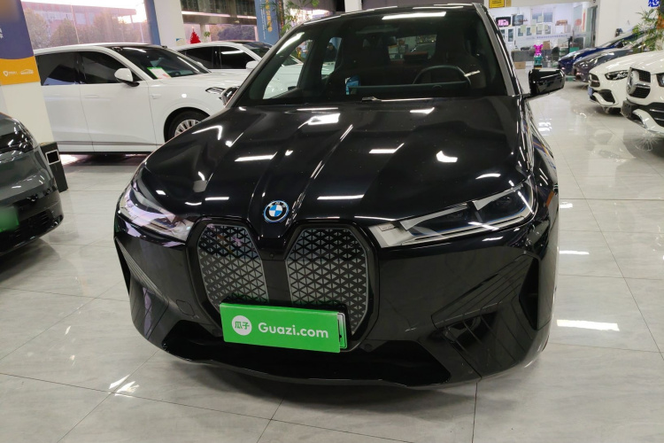 宝马iX 2023款 xDrive40车身外观2