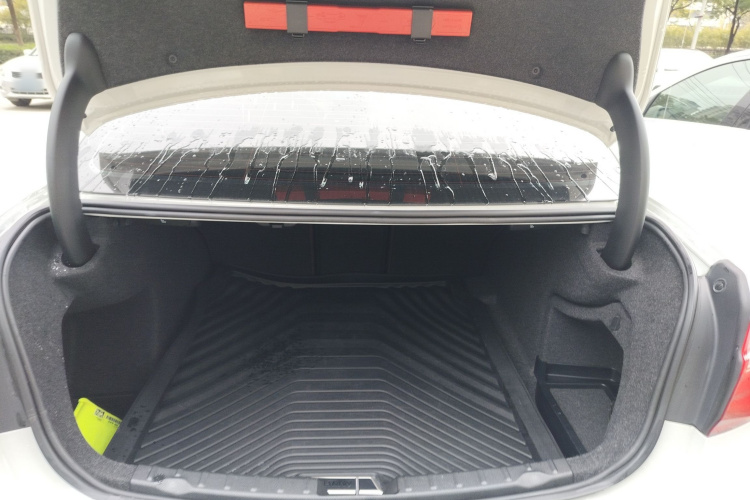 宝马3系 2018款 320Li 时尚型机舱底盘23