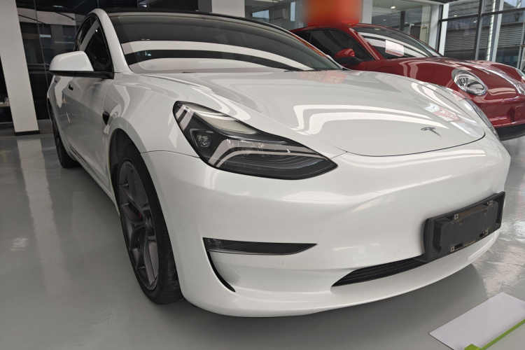 特斯拉 Model 3 2022款 Performance高性能全轮驱动版车身外观3