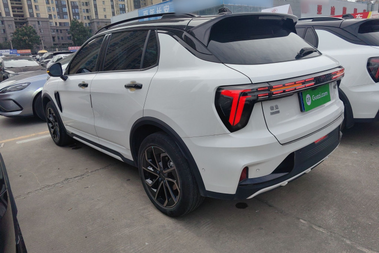 领克01 2023款 1.5TD EM-F 晨曦车身外观4