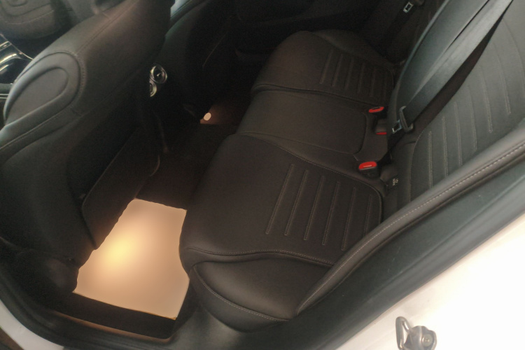 奔驰C级 2023款 改款 C 260 L 运动版中控内饰21