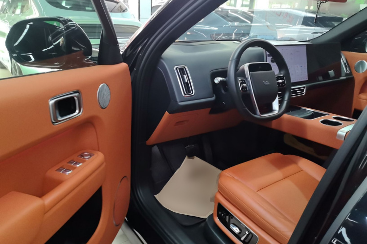 理想汽车 理想L8 2023款 Pro中控内饰20